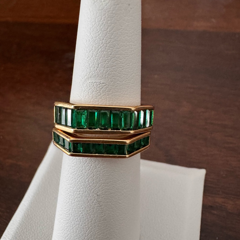 BP May ?? Birthday Lab Emerald Double Ring sz 6 Gold “Swaying in the Breeze”